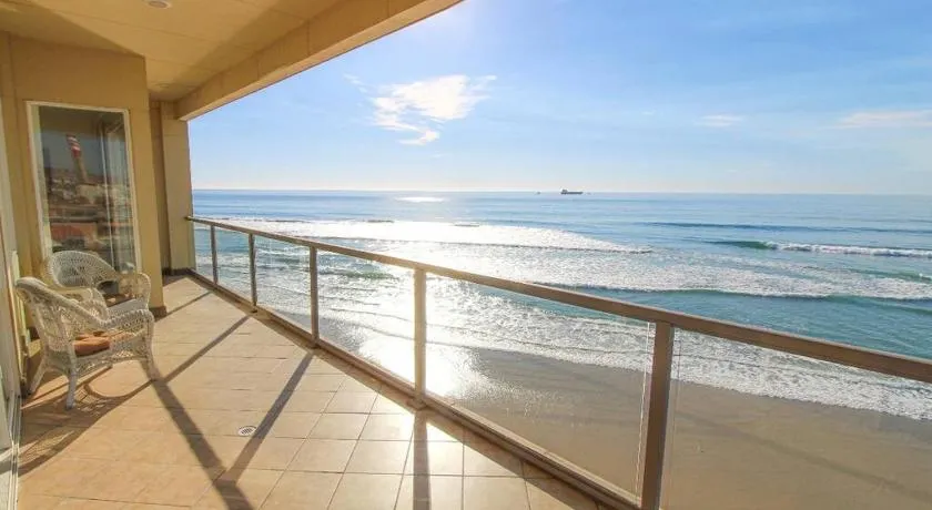 ACCESS - BEACH Penthouse PAPAS and BEER 2 miles WIFI - Image 1