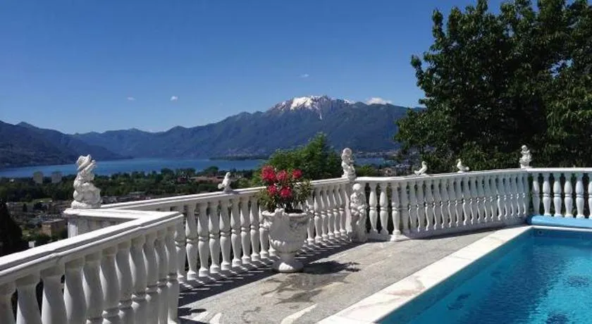 Ferienhaus Patrizia with a fantastic view of Lake Maggiore and the pool - Image 1