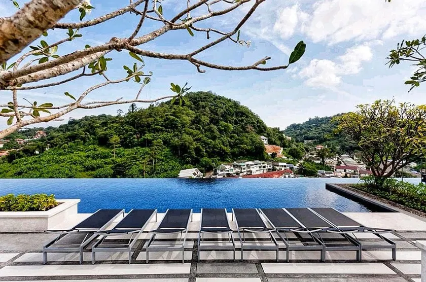 luxury pool view 1 bedroom condo, center of Phuket - Image 1