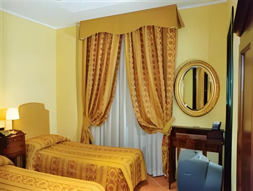 Hotel Canova - Image 1