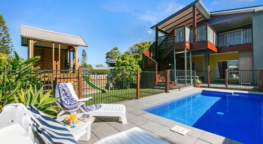 Ivy Street 7 Dicky Beach - Image 1