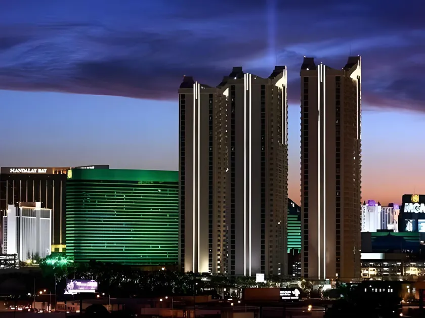 Luxury Suites International at The Signature - Image 1