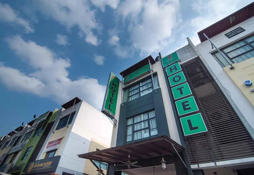 Putra One Avenue Hotel - Image 1