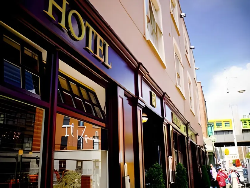 Beresford Hotel - Image 1