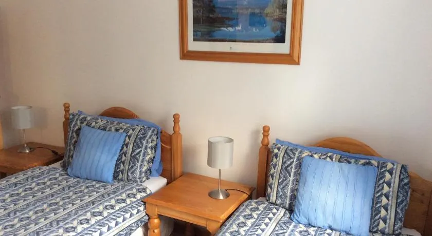 Dalkell Cottages - Image 1