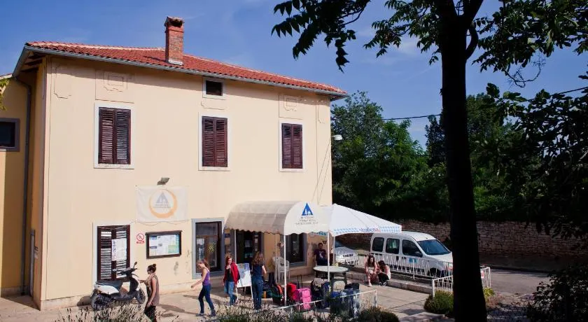 HI Hostel Pula - Image 1