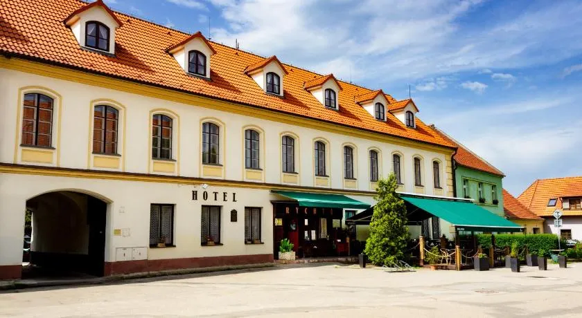 Hotel Rychta Netolice - Image 1