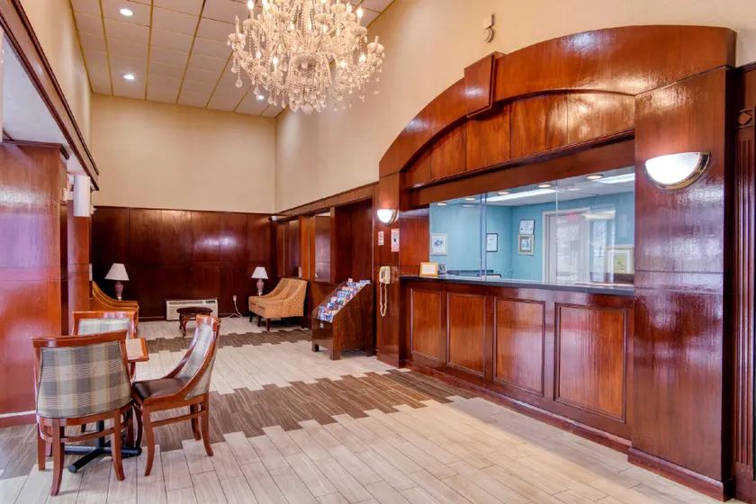 Red Carpet Inn Takoma Park - Image 1