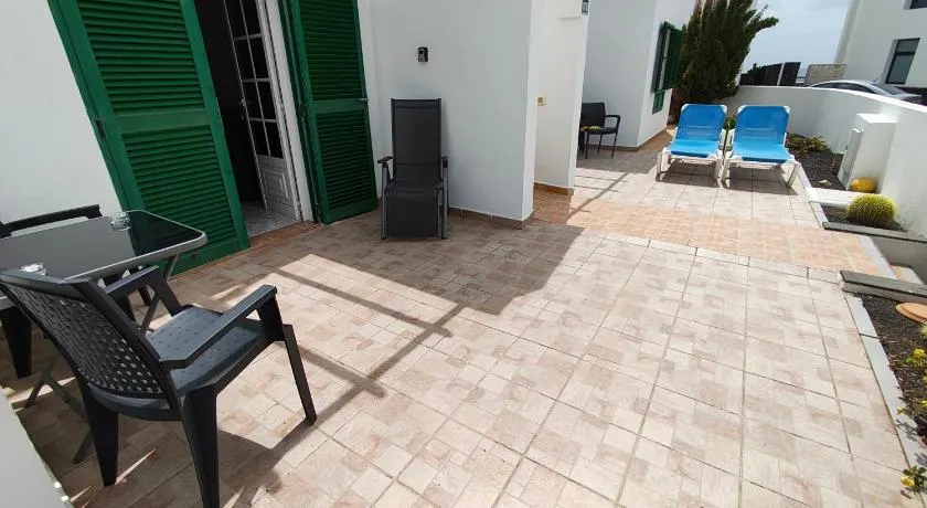 MarySol 1 Apartment with terrace close to the sea - Image 1