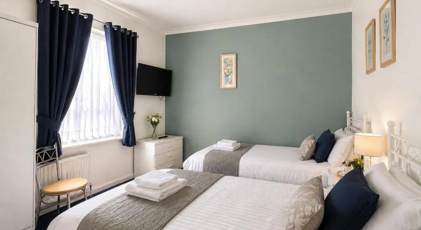 Alpine Guest House - Image 1