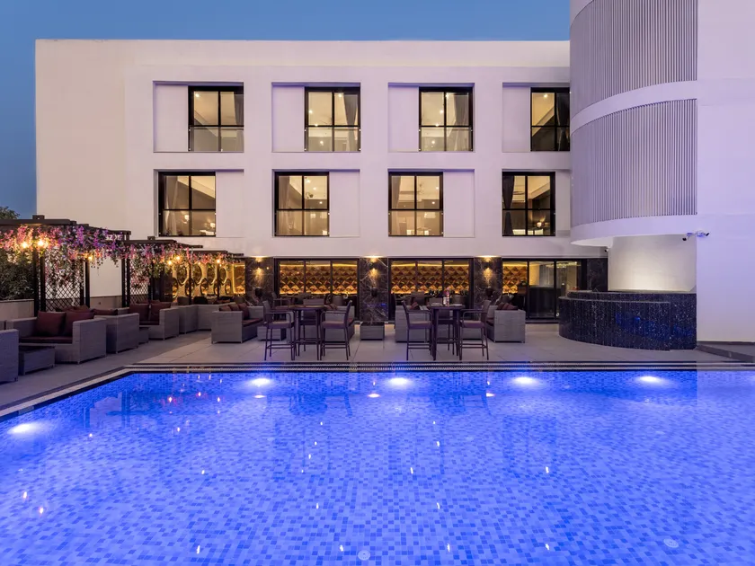 Pearl Resort - Image 1