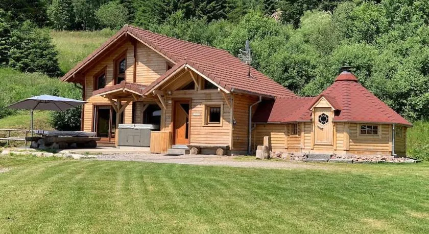 Chalet SPA Le Coin De Paradis Nathalie MN La rouge - Image 1