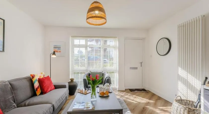 3 Bed in Westgate-on-Sea oc-th020 - Image 1