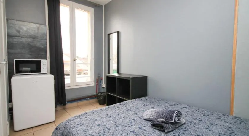 02 - Chambre avec lit double et sdb privé Wifi - Image 1