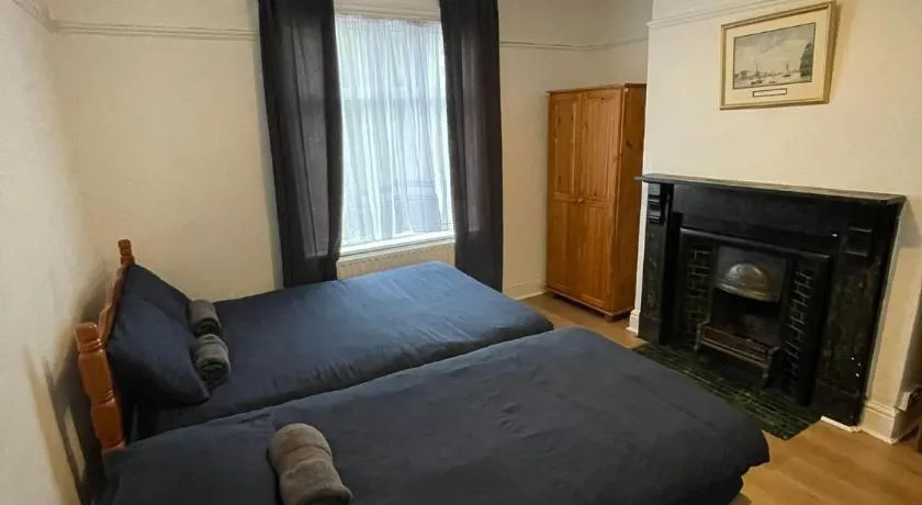Comfort Triple Room near Airport - 2 - Image 1