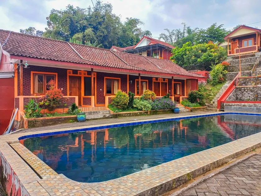 Villa Kampoeng City Pacet Mitra RedDoorz - Image 1
