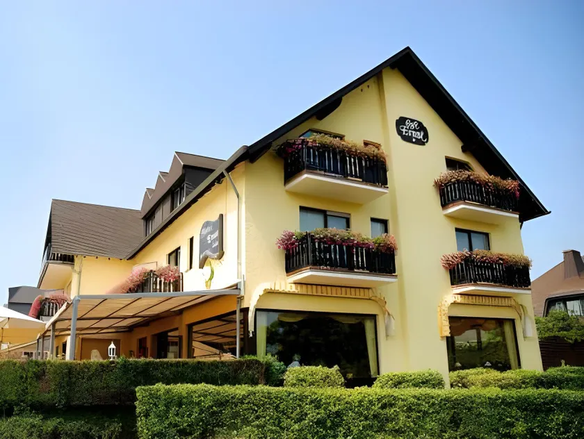 Hotel Café Ernst - Image 1