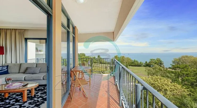ZEN88 Esplanade: 3-BR Luxury Suite Near Waterfront - Image 1