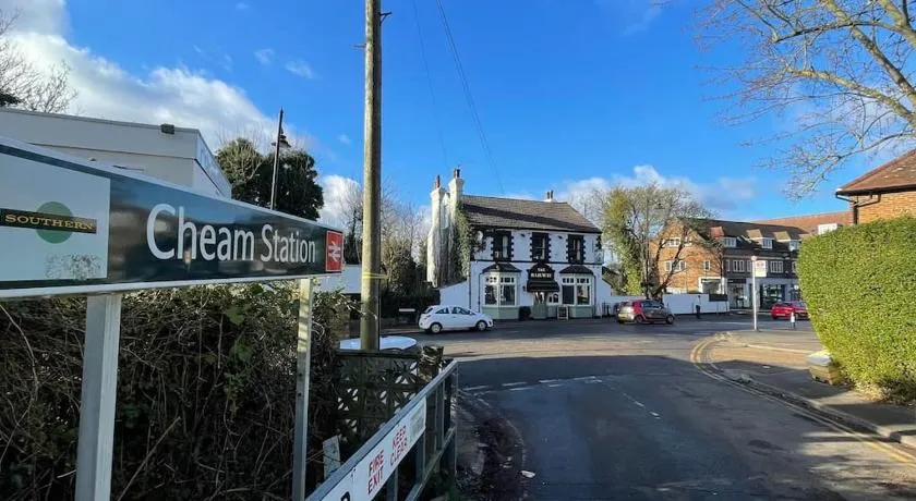 KingsHouse In Cheam Village - Image 1
