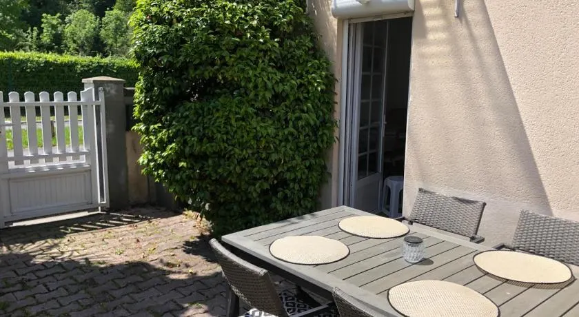 Petite Maison Avec Terrasse - Image 1