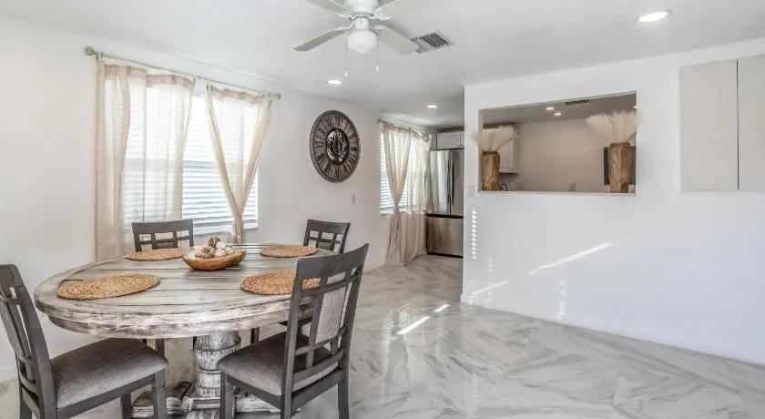 Noel Real Estate - Image 1