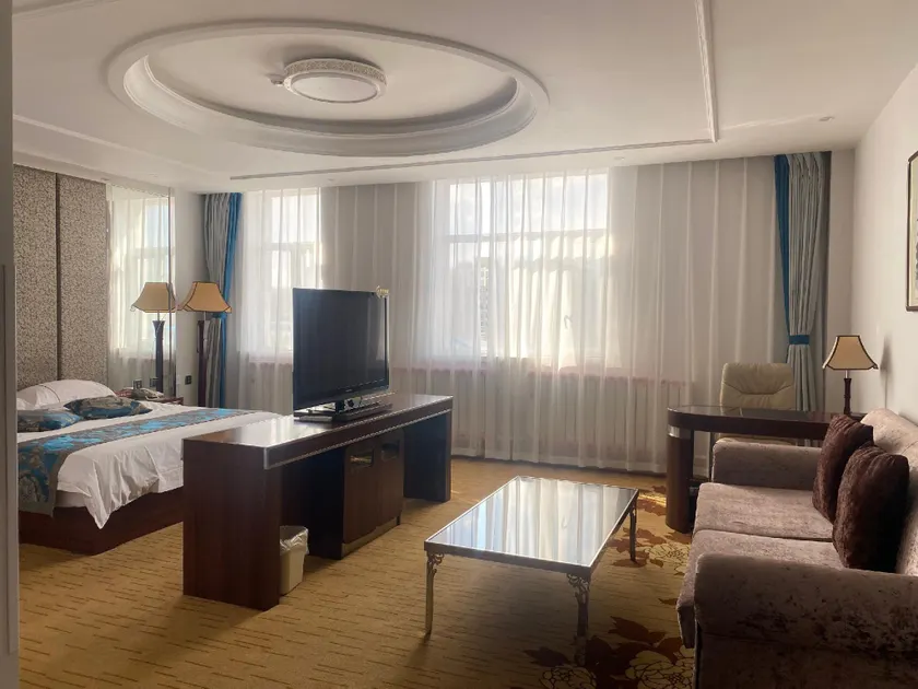 Shengzun Business Hotel - Image 1
