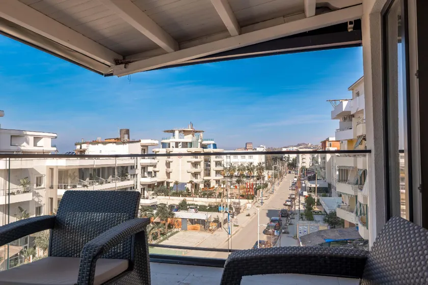 Golemi Lux Hotel - Image 1