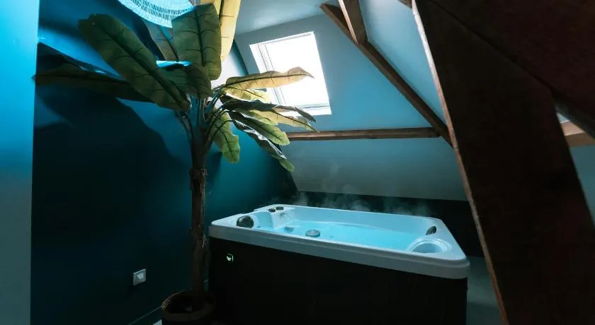 GJ Holiday Escapes - Suite maison Ralph - étage indépendant avec jacuzzi - Image 1