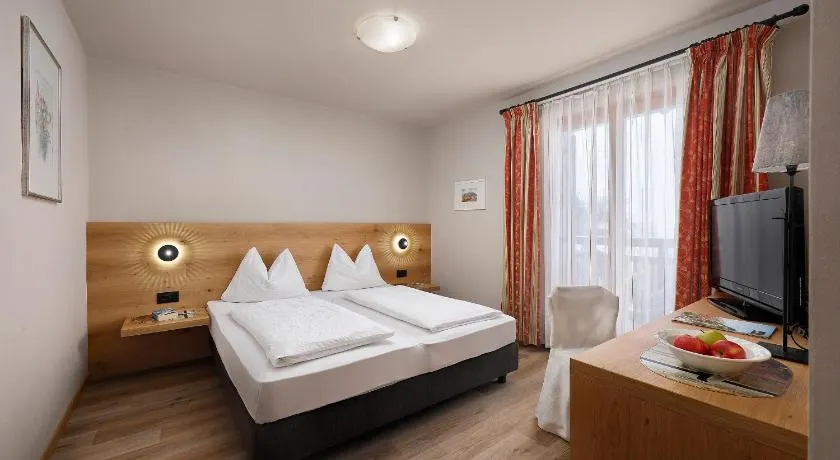 Hotel Garni Paler - Image 1