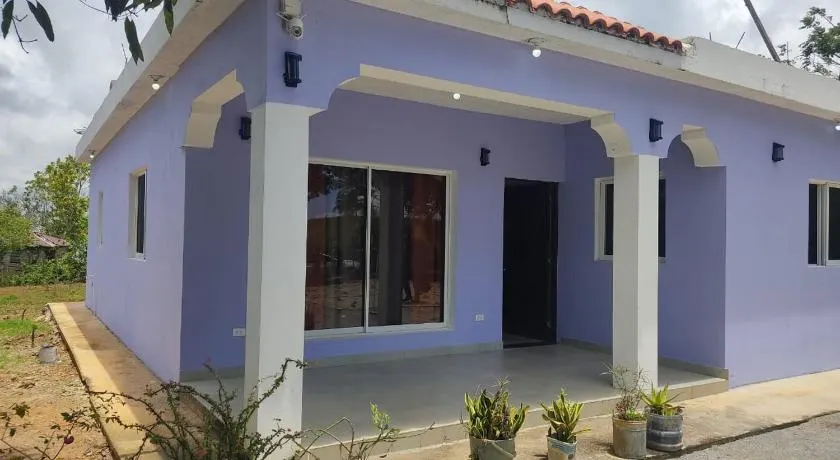 Hermosa Casa en Juana Vicenta Samana - Image 1