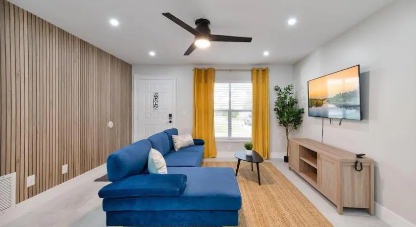 Downtown Home with Basketball, Firepit and Just 20 Miles to Disney - Image 1