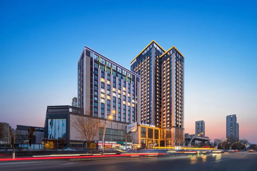 Lavande Hotel (LiaoYang City Center) - Image 1