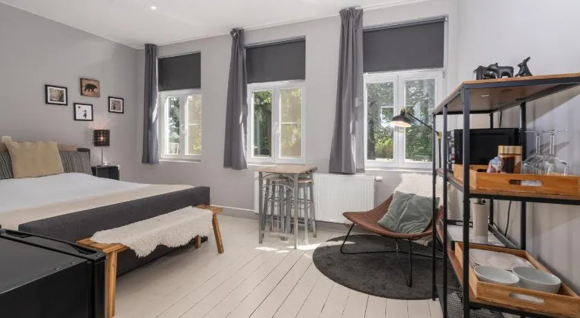 Spacious Guest Suites near Historic Market - 5 Min Walk - Image 1