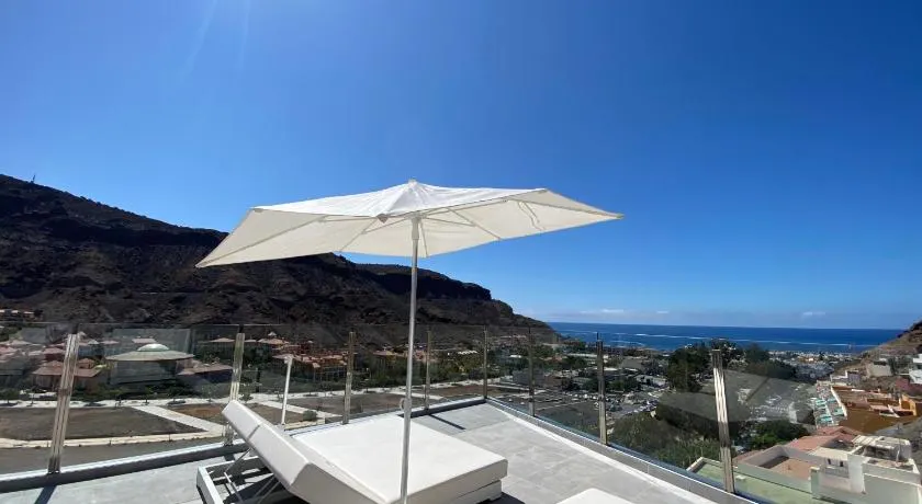 Billy's Marina 360 with pool access - Image 1