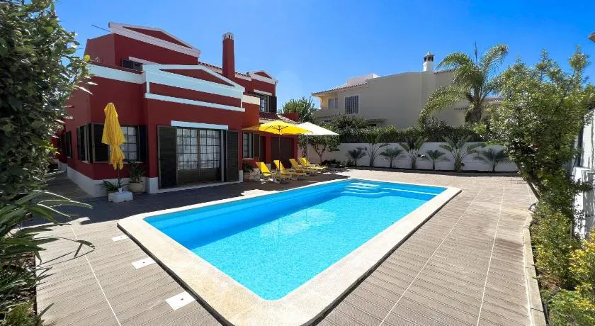 Villa \"Sunshine House\" avec piscine privée, Wi-Fi et climatisation - Image 1