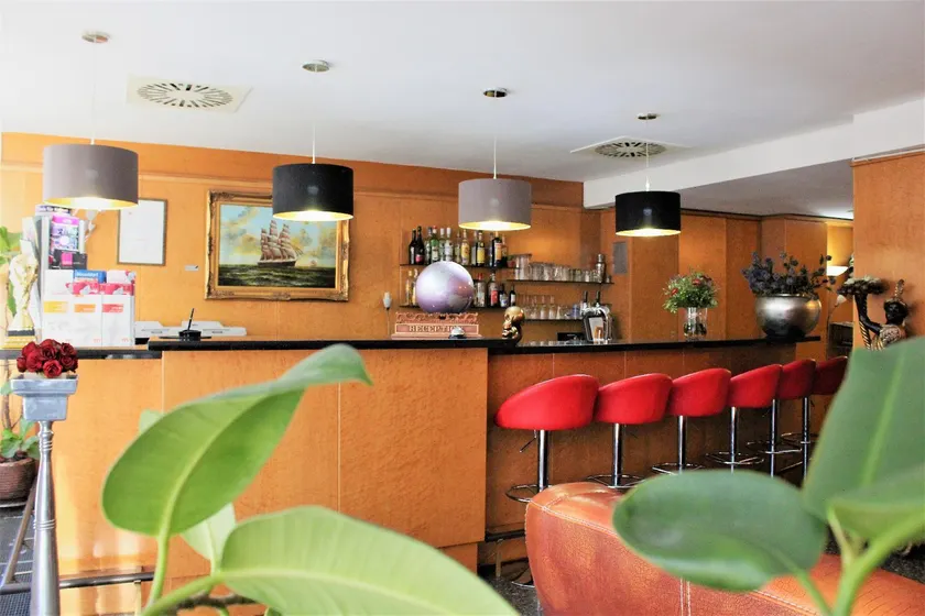 Rugs Hotel Düsseldorf - Self Check-In - Image 1