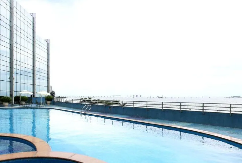 Kingward International Hotel - Image 1