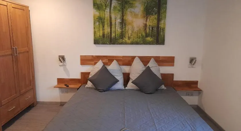 Kleines Nest - Image 1