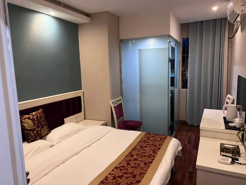 Migo Business Hotel - Image 1