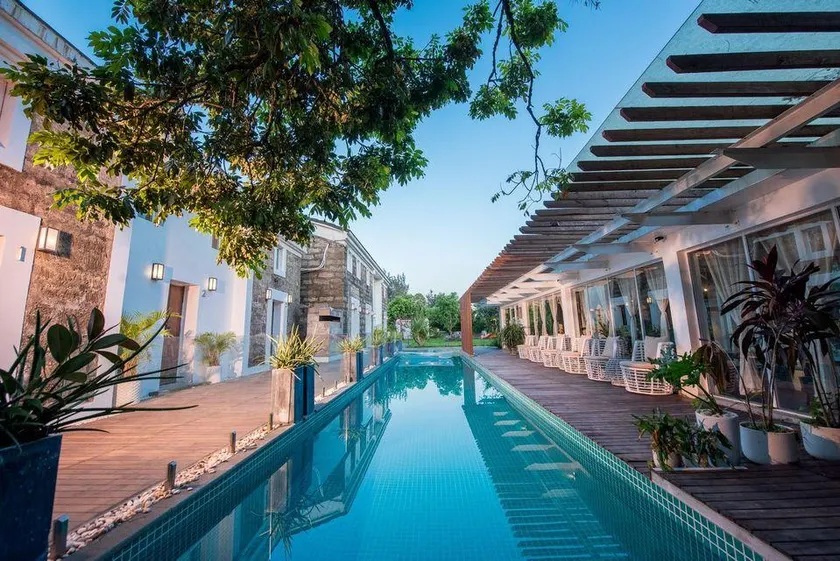 Fields Ye Li Hotel - Image 1