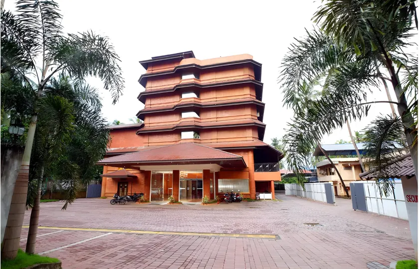 Hotel Park Residency - Image 1