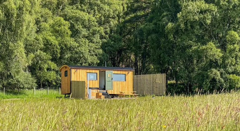 Cnocvann Croft Shepherd Huts - Image 1
