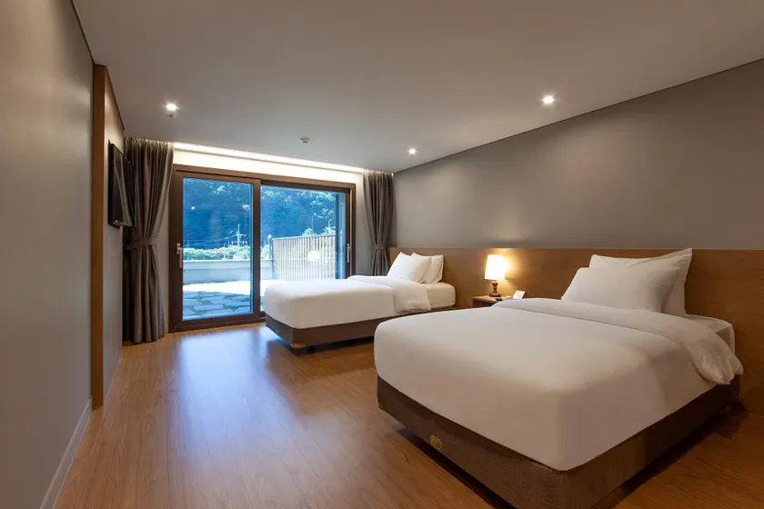 Ramada by Wyndham Mungyeongsaejae - Image 1