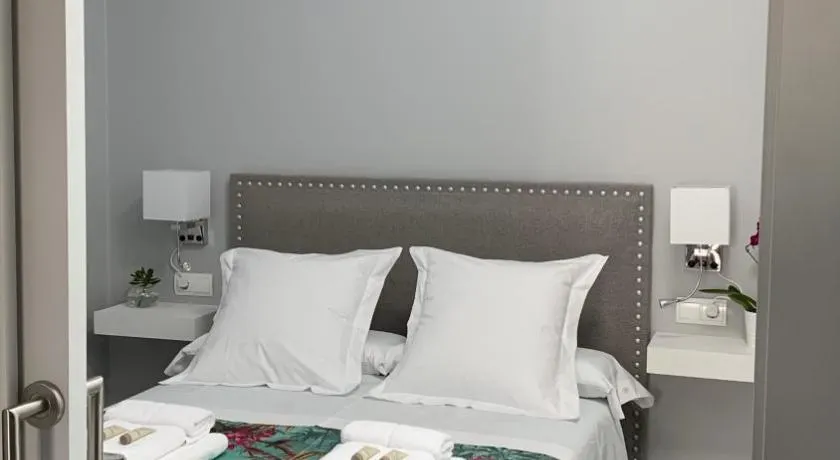 Kentia Rooms Torremolinos - Image 1
