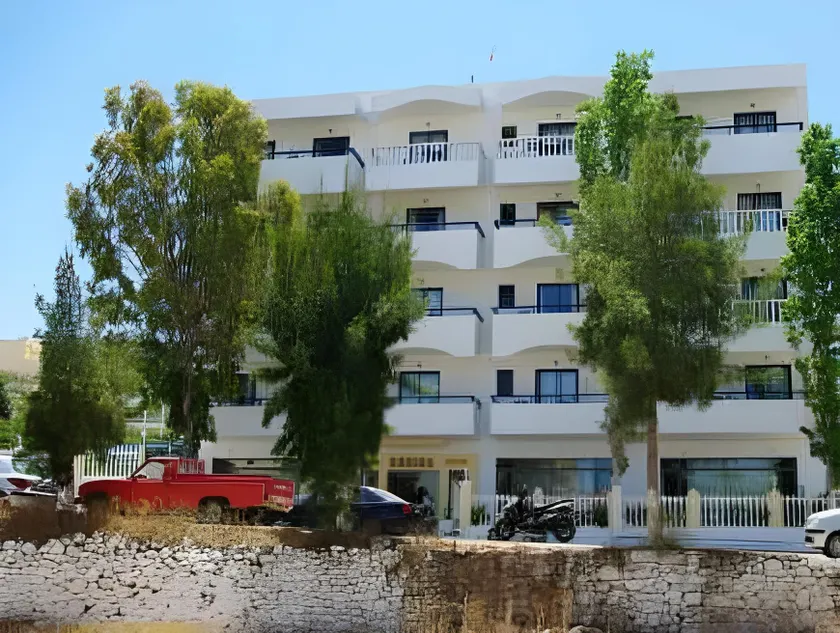 Regina Studios & Hotel - Image 1