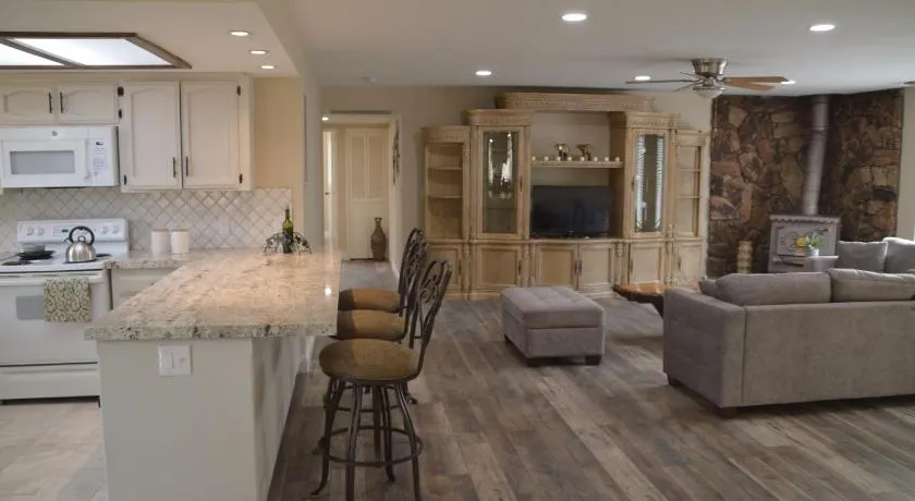  Newly remodeled 3 bedroom home located near Yosemite and bass lake - Image 1