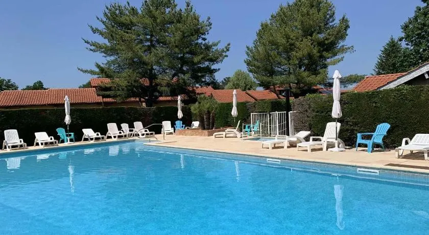 Les Genêts Studio & Piscine - Image 1