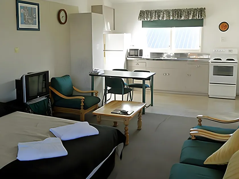 Manhattan Motel - Image 1