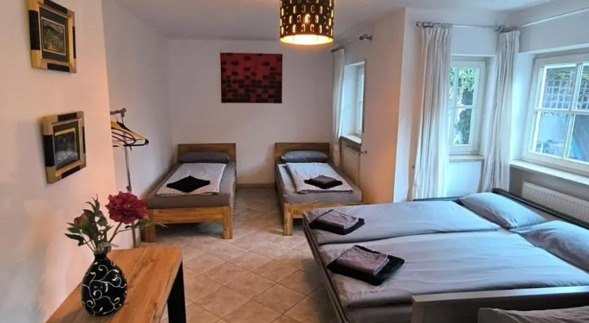 Ferienhaus Weilheim mit Garten Spiel und Spass - Image 1