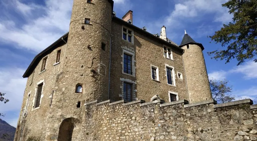 Appartement château Uriage-Chamrousse - Image 1